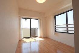 ゼファー北千住弐番館　902号室　《火災保険料弊社負担＆御引越などで使用頂ける現金15万円》
