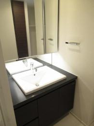 コンシェリア新宿HILLSIDE SQUARE5階《火災保険料＆御引越などで使用頂ける現金20万円》
