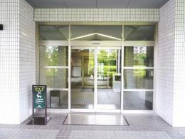 西戸山タワーホウムズセントラルタワー　２階　《火災保険料＆御引越などで使用頂ける現金25万円》